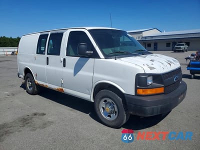 Czwarte zdjęcie samochodu z boku: 2010 CHEVROLET EXPRESS G2500 VIN:1GCZGFAA3A1184679 - miniatura