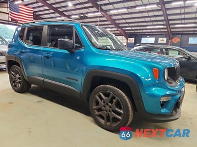 Czwarte zdjęcie samochodu z boku: 2021 JEEP RENEGADE LATITUDE VIN:ZACNJDBB9MPM47920 - miniatura