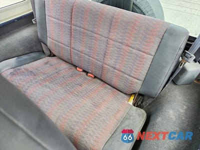 Zdjęcie 10 z 12 samochodu: 2000 JEEP WRANGLER / TJ SE VIN:1J4FA29P2YP771267 - miniatura