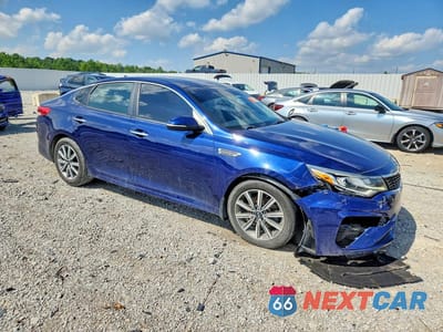 Czwarte zdjęcie samochodu z boku: 2019 KIA OPTIMA LX VIN:5XXGT4L3XKG360655 - miniatura