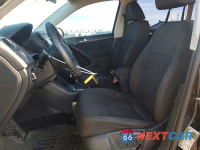 Zdjęcie 7 z 13 samochodu: 2012 VOLKSWAGEN TIGUAN S VIN:WVGBV7AX6CW503009 - miniatura
