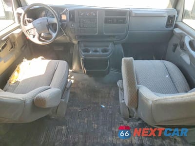 Zdjęcie 8 z 14 samochodu: 2003 GMC SAVANA G2500 VIN:1GTFG25T831139201 - miniatura
