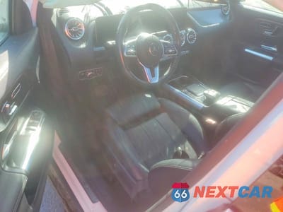 Zdjęcie 8 z 13 samochodu: 2021 MERCEDES-BENZ GLA 250 4MATIC VIN:W1N4N4HB3MJ276374 - miniatura