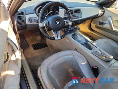Zdjęcie 8 z 12 samochodu: 2004 BMW Z4 2.5 VIN:4USBT33574LS50682 - miniatura