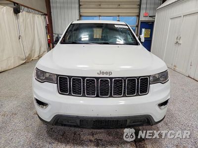 Piąte zdjęcie samochodu w środku: 2017 JEEP GRAND CHEROKEE LAREDO VIN:1C4RJFAG9HC959202 - miniatura