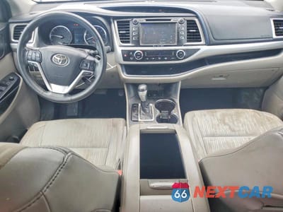 Zdjęcie 8 z 12 samochodu: 2016 TOYOTA HIGHLANDER LE PLUS VIN:5TDBKRFHXGS307722 - miniatura