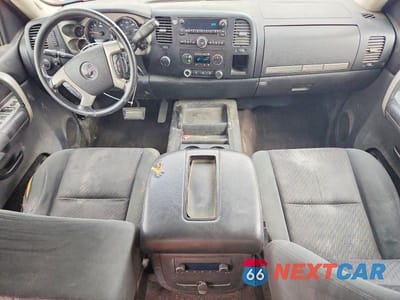Zdjęcie 8 z 12 samochodu: 2009 GMC SIERRA K2500 SLE VIN:1GTHK53K89F137169 - miniatura