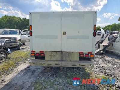 Zdjęcie 6 z 12 samochodu: 2015 ISUZU NPR HD DELIVERY TRUCK VIN:54DC4W1B2FS806015 - miniatura
