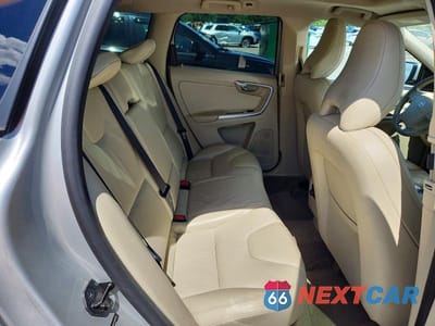 Zdjęcie 10 z 12 samochodu: 2010 VOLVO XC60 VIN:YV4982DLXA2066526 - miniatura