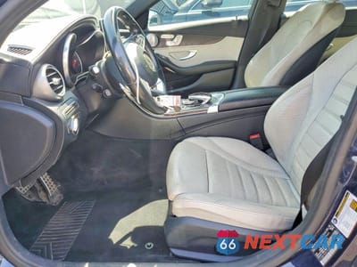 Zdjęcie 7 z 12 samochodu: 2015 MERCEDES-BENZ C 300 4MATIC VIN:55SWF4KB1FU009300 - miniatura