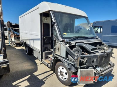 Czwarte zdjęcie samochodu z boku: 2012 ISUZU NPR VIN:JALB4T172C7W00166 - miniatura