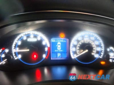 Zdjęcie 9 z 12 samochodu: 2011 HYUNDAI GENESIS 4.6L VIN:KMHGC4DF2BU121423 - miniatura