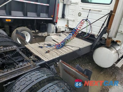 Zdjęcie 6 z 10 samochodu: 2007 VOLVO VNL SEMI TRUCK VIN:4V4NC9GHX7N423781 - miniatura