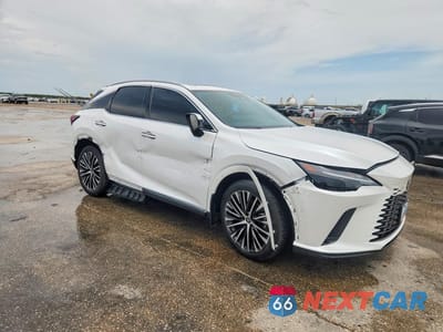 Czwarte zdjęcie samochodu z boku: 2023 LEXUS RX 350 PREMIUM+ VIN:2T2BAMCA0PC015076 - miniatura