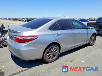 Trzecie zdjęcie samochodu z tyłu: 2016 TOYOTA CAMRY SE VIN:4T1BF1FKXGU181029 - miniatura