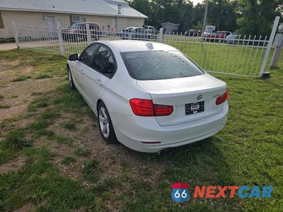 Trzecie zdjęcie samochodu z tyłu: 2012 BMW 328 I VIN:WBA3A5C53CF347108 - miniatura