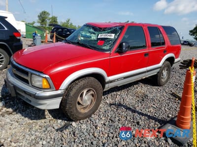 1996 CHEVROLET BLAZER 1GNDT13W2T2247048 - główne zdjęcie licytacji z USA - miniatura