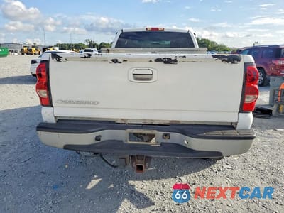 Zdjęcie 6 z 12 samochodu: 2004 CHEVROLET SILVERADO C2500 HEAVY DUTY VIN:1GCHC29U54E185439 - miniatura
