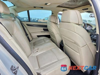 Zdjęcie 10 z 12 samochodu: 2011 BMW 740 I VIN:WBAKA4C56BC612674 - miniatura