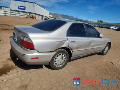 Trzecie zdjęcie samochodu z tyłu: 1997 HONDA ACCORD EX VIN:1HGCD5654VA032258 - miniatura