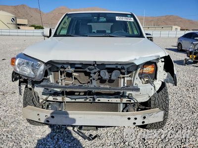 Piąte zdjęcie samochodu w środku: 2013 TOYOTA 4RUNNER SR5 VIN:JTEBU5JR8D5139854 - miniatura