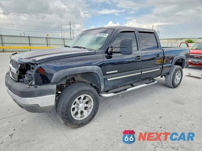 2004 CHEVROLET SILVERADO C2500 HEAVY DUTY 1GCHC23U54F182060 - główne zdjęcie licytacji z USA - miniatura