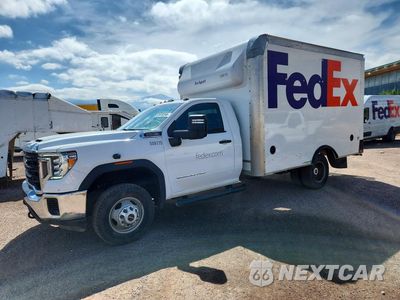 2023 GMC SIERRA HD BOX TRUCK 1GD39SE77PF239701 - główne zdjęcie licytacji z USA - miniatura