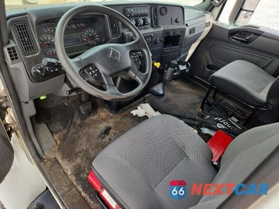 Zdjęcie 8 z 13 samochodu: 2019 INTERNATIONAL MV607 BOX TRUCK VIN:3HAEUMML5KL212951 - miniatura