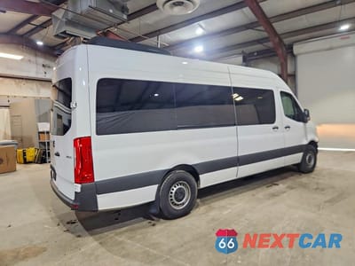 Trzecie zdjęcie samochodu z tyłu: 2025 MERCEDES-BENZ SPRINTER 2500 VIN:W1Z4KGHY0ST217703 - miniatura