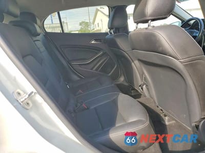 Zdjęcie 10 z 12 samochodu: 2015 MERCEDES-BENZ GLA 250 4MATIC VIN:WDCTG4GB3FJ124896 - miniatura