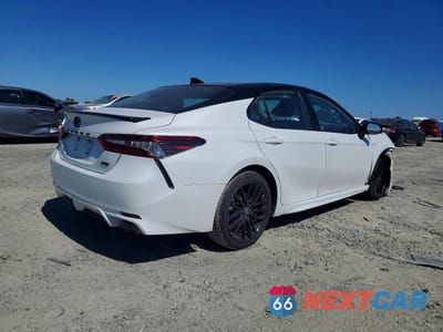 Trzecie zdjęcie samochodu z tyłu: 2021 TOYOTA CAMRY XSE VIN:4T1K61AK9MU456845 - miniatura