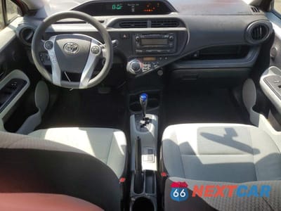 Zdjęcie 8 z 14 samochodu: 2012 TOYOTA PRIUS C ONE VIN:JTDKDTB3XC1524289 - miniatura