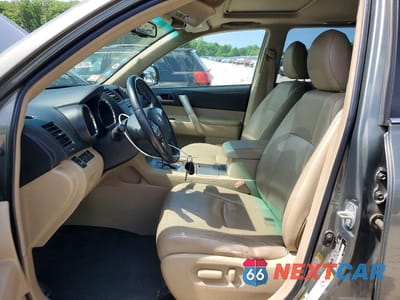 Zdjęcie 7 z 13 samochodu: 2012 TOYOTA HIGHLANDER SE VIN:5TDBK3EH2CS101206 - miniatura