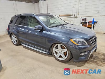 Czwarte zdjęcie samochodu z boku: 2014 MERCEDES-BENZ ML 550 4MATIC VIN:4JGDA7DB6EA407126 - miniatura