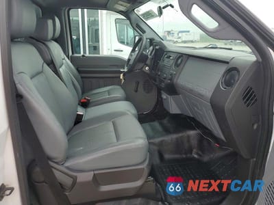 Piąte zdjęcie samochodu w środku: 2015 FORD F350 SUPER DUTY VIN:1FDRF3G66FEB38781 - miniatura