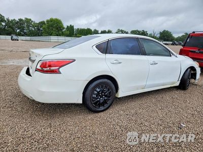 Trzecie zdjęcie samochodu z tyłu: 2015 NISSAN ALTIMA 2.5 S VIN:1N4AL3AP9FC205886 - miniatura