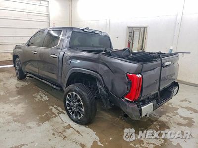 Drugie zdjęcie samochodu z przodu: 2025 TOYOTA TUNDRA CREWMAX LIMITED VIN:5TFJA5DBXSX314842 - miniatura