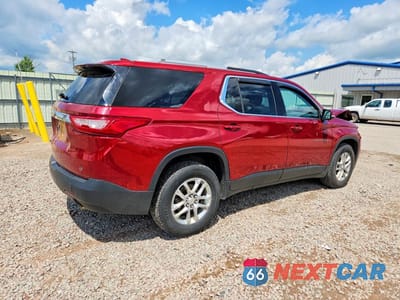 Trzecie zdjęcie samochodu z tyłu: 2018 CHEVROLET TRAVERSE LT VIN:1GNEVGKW1JJ210868 - miniatura