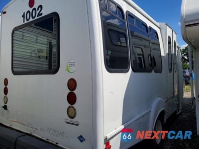 Czwarte zdjęcie samochodu z boku: 2010 FORD ECONOLINE E450 SUPER DUTY CUTAWAY VAN VIN:1FDFE4FS3ADA68925 - miniatura