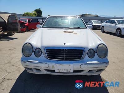 Piąte zdjęcie samochodu w środku: 2001 MERCEDES-BENZ E 320 VIN:WDBJF65J01B357304 - miniatura