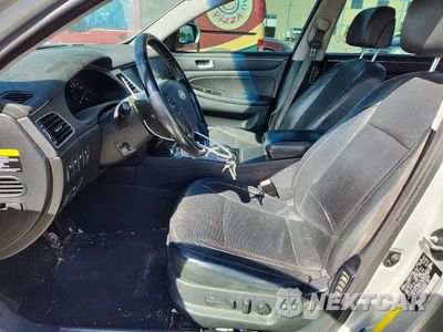 Zdjęcie 7 z 12 samochodu: 2012 HYUNDAI GENESIS VIN:KMHGC4DH0CU162085 - miniatura