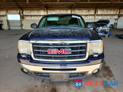 Piąte zdjęcie samochodu w środku: 2011 GMC SIERRA C1500 VIN:1GTR1TEX6BZ137339 - miniatura