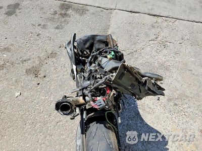 Zdjęcie 6 z 10 samochodu: 2010 YAMAHA YZFR1 VIN:JYARN23E1AA007588 - miniatura