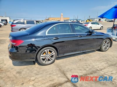 Trzecie zdjęcie samochodu z tyłu: 2023 MERCEDES-BENZ E 350 4MATIC VIN:W1KZF8EB2PB182559 - miniatura