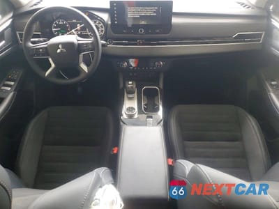 Zdjęcie 8 z 13 samochodu: 2025 MITSUBISHI OUTLANDER SE VIN:JA4J4VA80SZ058595 - miniatura
