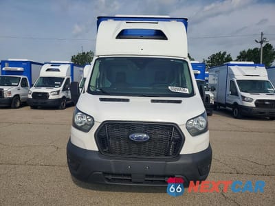 Piąte zdjęcie samochodu w środku: 2023 FORD TRANSIT DELIVERY TRUCK VIN:1FDBW5ZG3PKA23593 - miniatura