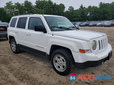 Czwarte zdjęcie samochodu z boku: 2014 JEEP PATRIOT SPORT VIN:1C4NJPBA8ED589221 - miniatura