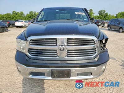 Piąte zdjęcie samochodu w środku: 2018 RAM 1500 SLT VIN:1C6RR6LM8JS354067 - miniatura