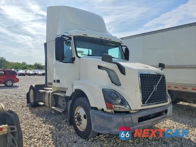 2018 VOLVO VNL SEMI TRUCK 4V4N39TG3JN892568 - główne zdjęcie licytacji z USA - miniatura