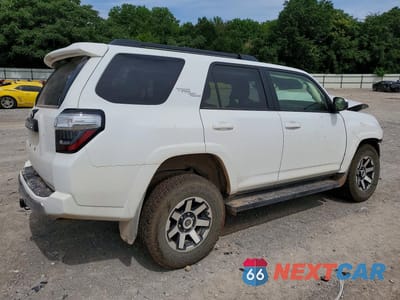 Trzecie zdjęcie samochodu z tyłu: 2024 TOYOTA 4RUNNER TRD OFF-ROAD VIN:JTEPU5JR6R6252242 - miniatura
